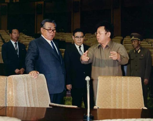 58年金日成提出让志愿军撤出朝鲜，毛主席笑了笑说：好戏在后头呢