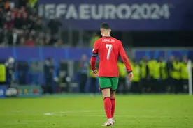 英雄迟暮！C罗平静告别欧洲杯，和一个时代说再见图片