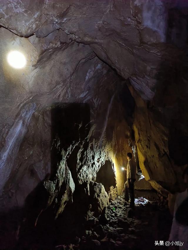 来呀，去白云山看金莲花，辽阳县大黑山风景区境内的白云山