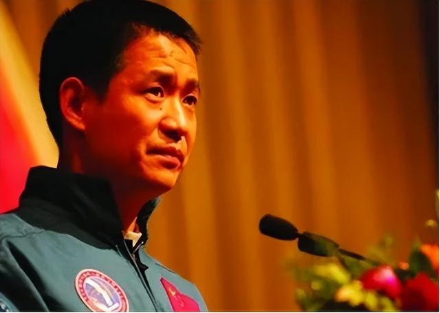 聂海胜妻子：在丈夫上太空前提出离婚，保密生活隐藏了多少辛酸？