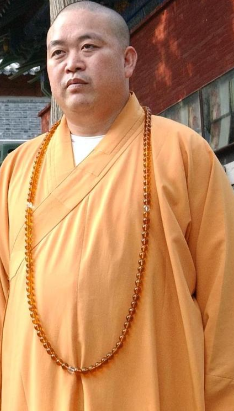 不查不知道一查吓一跳，掌管少林寺38年的释永信，私下到底多享受