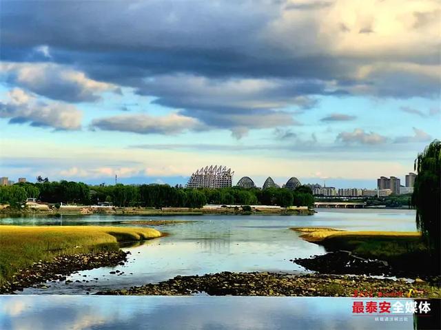 碧水映云霞 秋雨后天平湖畔现诗意景致
