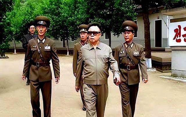 朝鲜二号人物黄长烨叛逃。中国却出动1000名武警保护