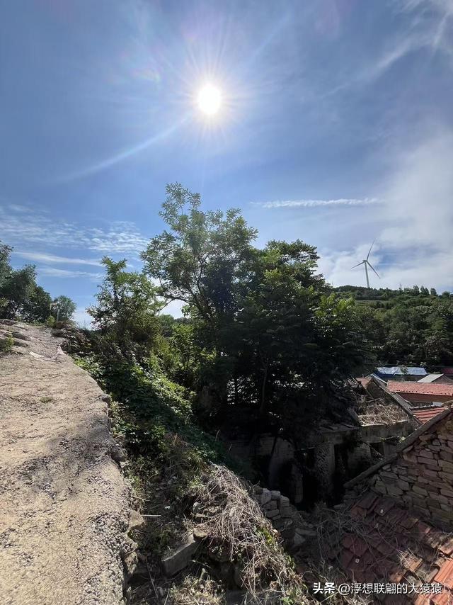 章丘官庄西南峪，和西周峪一样也是座美妙且质朴的古村