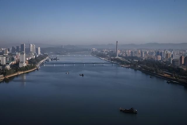 为何中国宁向越南输电，也不输给朝鲜？他们不仅不要，还向我们卖