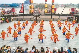 “西安年·最中国”城市IP大放异彩 春节假期全市3A级及以上景区和旅游休闲街区共接待游客1620.9万人次图片