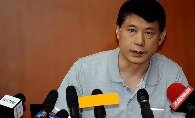 毁了王治郅，逼姚明退役，他凭一己之力让中国篮球倒退了二十年！