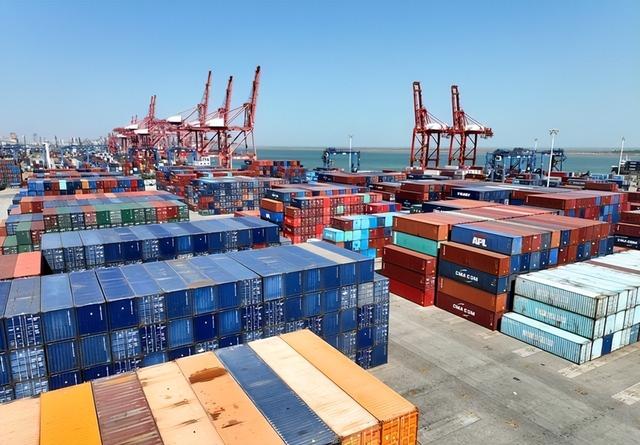 差距这么大？美国前8个月出口额13148亿美元，中国出口额让人意外