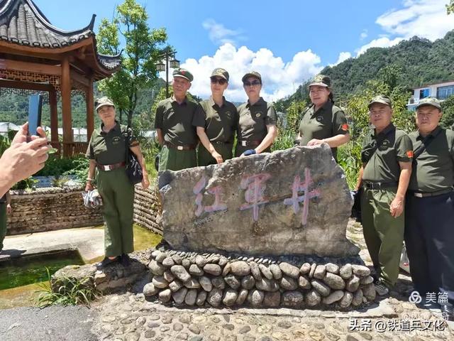 黄中广||丹霞奇峰擎天立 瑶乡赤壁映精魂