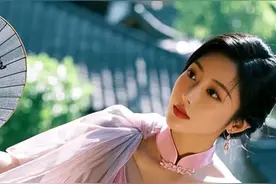 甘婷婷，一身粉色旗袍惊艳亮相图片