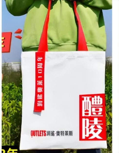 免费看电影、吃蛋糕、抽大奖！就在——
