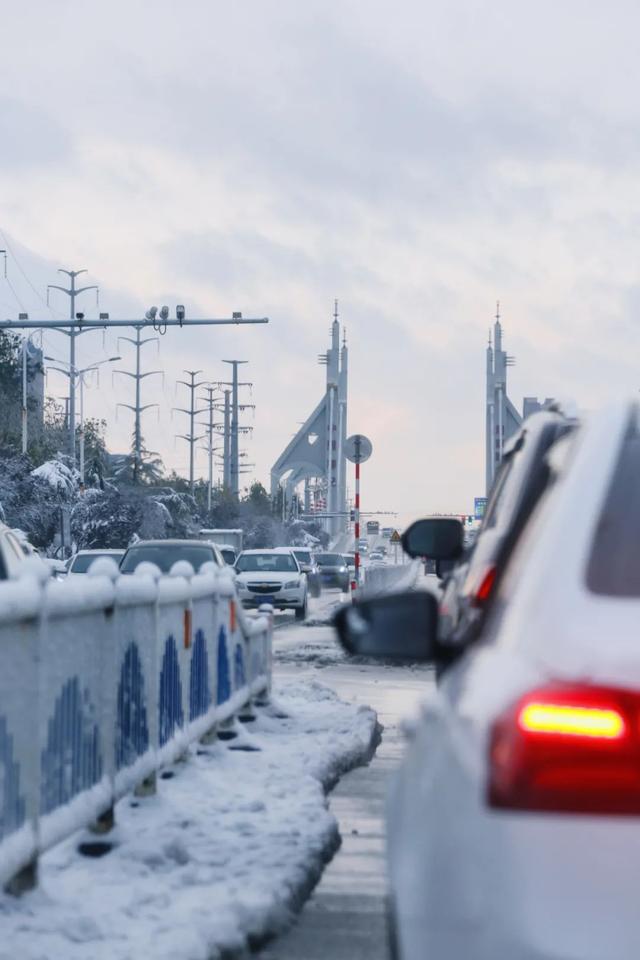 下雪啦！快去打卡聊城初雪限定皮肤！