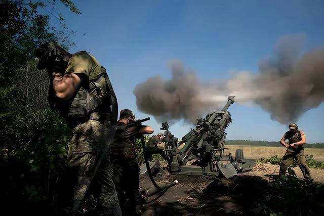 100枚导弹从天而降，美军开始斩首，中东打起来了，英法德俄失声