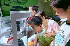 开馆10天接待10万人 武汉科技馆精彩活动点亮“缤纷假期”图片