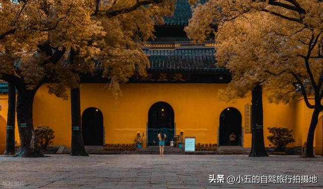 苏州秋季赏秋全攻略！9 大秘境从园林到山野，红枫银杏拍不停