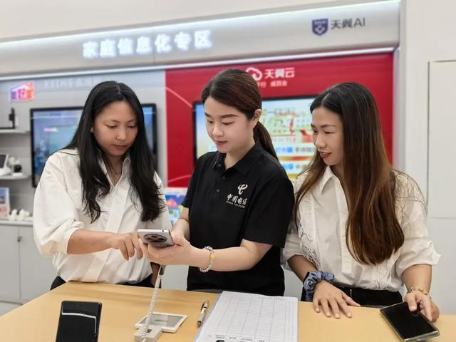 中国电信在福州开了个“手机城”，这招有点狠！