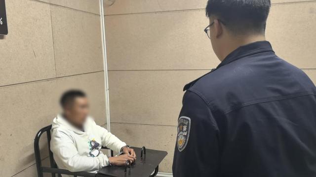 男子潜入酒店抚摸熟睡女子私密部位	，被拘7日