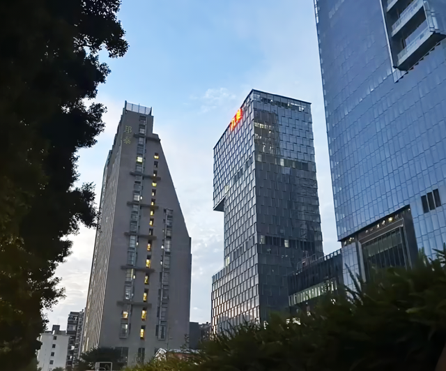 投资5亿！丸美新总部大楼在琶洲扭起来了！