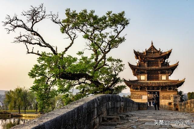 自驾营地：云南红河州免费床车房车露营地停车场主要景点特色美食