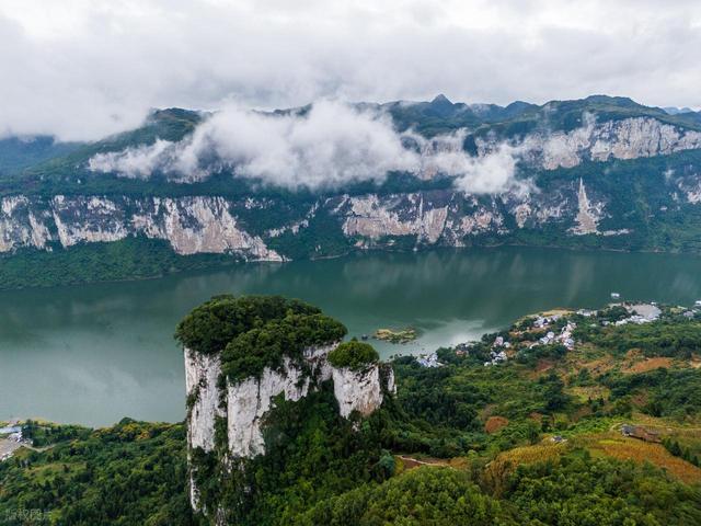 国内最宜居的城市之一，竟然不是大理，而是藏在贵州的大山里？