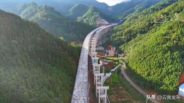 师丘高速文山段隧道全部贯通