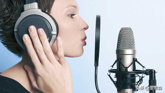 AI配音“浪潮”席卷千亿市场，职业配音员如何“与狼共舞”？