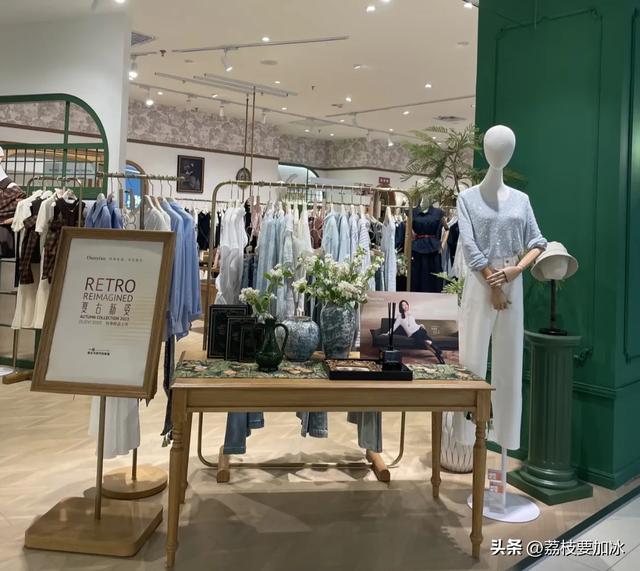 “跌下神坛”的4大服装品牌，曾红极一时，看看有你穿过的吗？