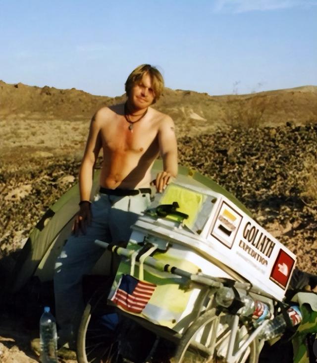 一场打赌，他从南美走路回英国！快6万公里走了27年，快到家了