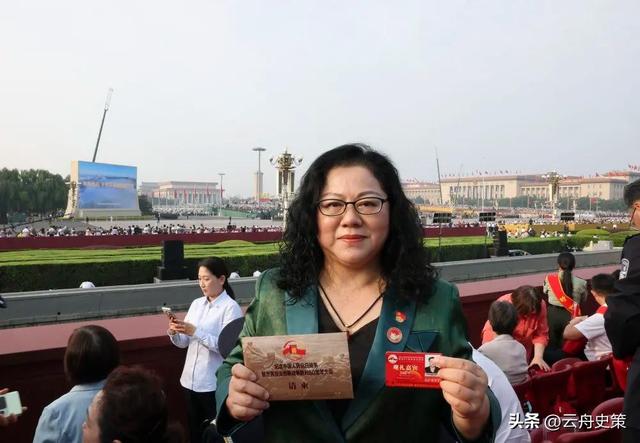 南海撞机王伟成功跳伞，咋10万人都找不到他？直到20多年后才明白
