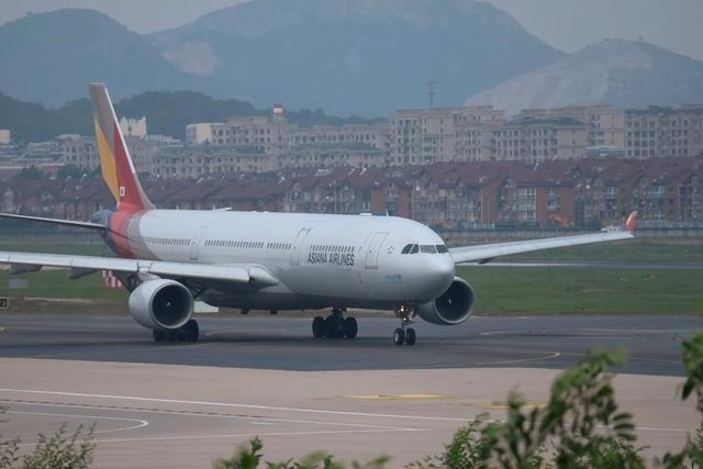 李在明都点赞了：周五下班去上海旅游，成韩国青年的新风尚