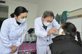 8岁女孩面部骨折十余处，一颗牙呛进肺里！医生提醒→图片