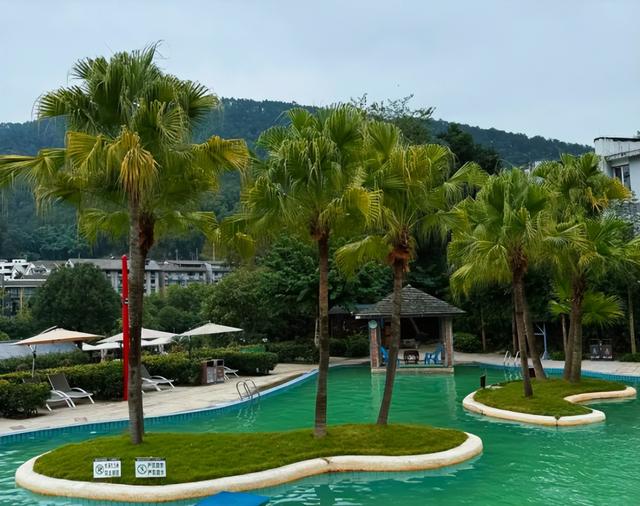 极致放松，在隐秘汤屋中独享温暖