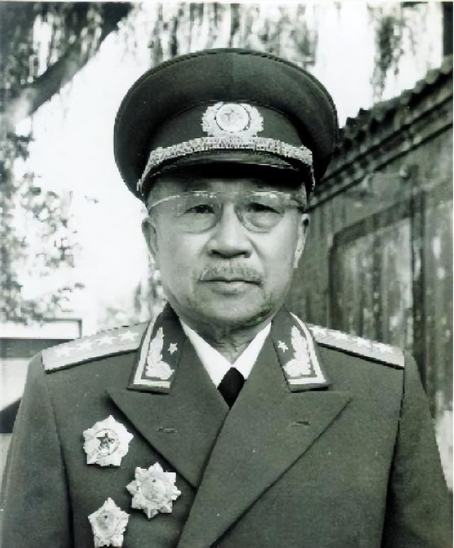 1955年，张云逸推辞大将军衔，毛主席：张云逸功勋卓著，当之无愧