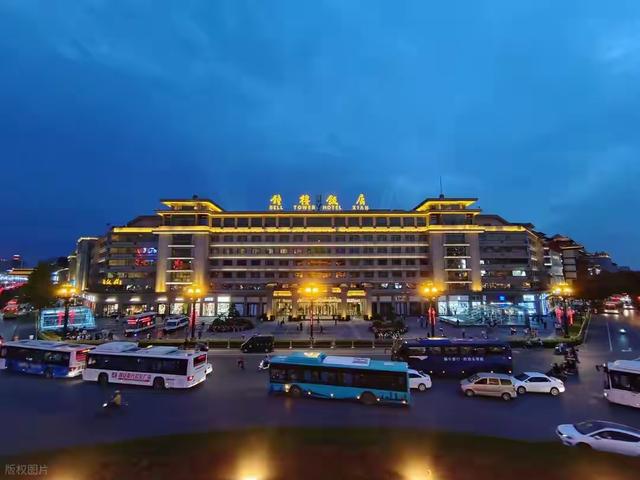 西安这“大”没吹牛！城墙跑一圈要半小时，高铁直通重庆