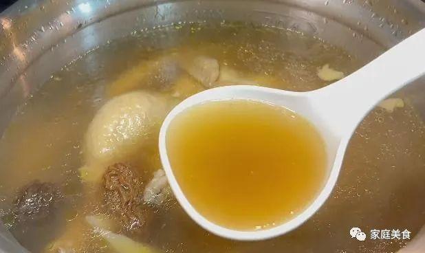 小孩可以喝花胶炖鸡汤吗 2026年花胶煲鸡小孩可以喝吗