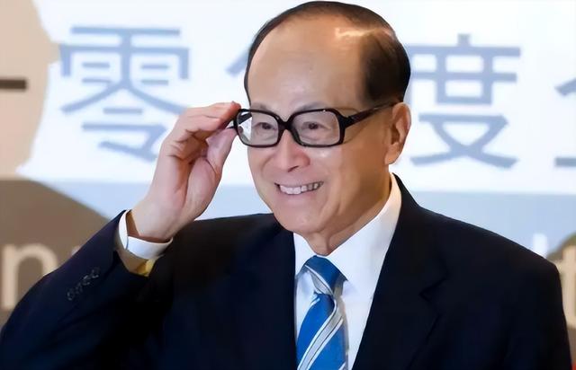 2909亿身价有何用？97岁的李嘉诚无力回天，两个60岁儿子已成心病