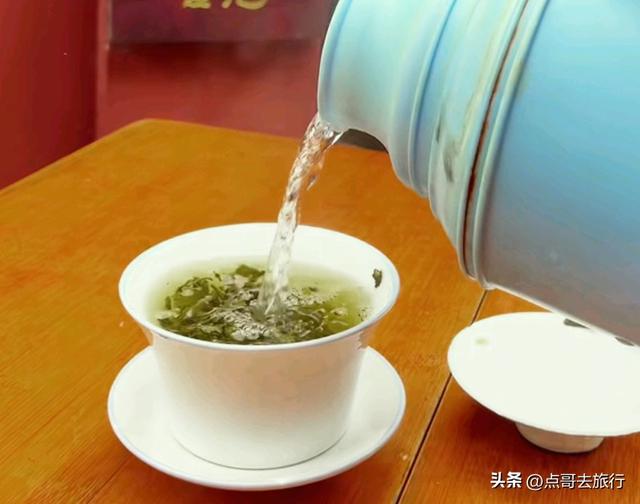 成都闹市中心神秘小庙，“似庙非庙”的烟火气，吃斋饭仅需8元！