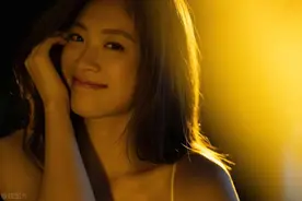 新婚洞房花烛之夜，妻子给了丈夫一个惊喜，被丈夫赶下床图片