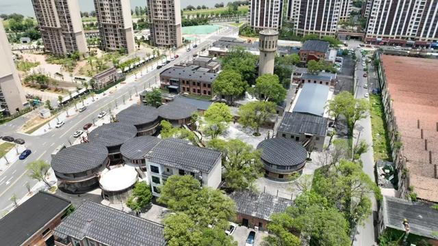 江纺1953拾光小镇出片率100%,红砖水塔秒回复古年代