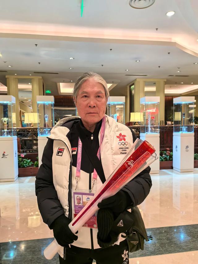 郭晶晶没想到，79岁的公公霍震霆再破天花板，让整个豪门圈沉默了