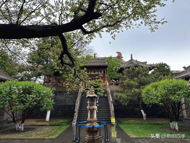 华严寺：“八大辽构”之七，拥有最美辽塑菩萨和最美古代书橱