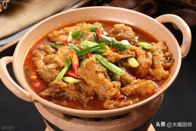 不管炖什么鱼，别只放葱姜蒜！记得多放2种料，鲜嫩入味，还不腥