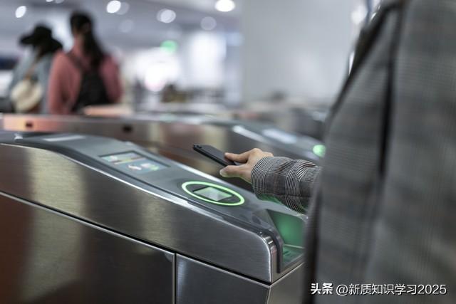 公交车手机怎么扫码支付？
