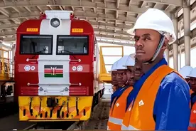 我国花300亿帮肯尼亚修铁路，肯方6年不还一分钱，还要延期50年图片