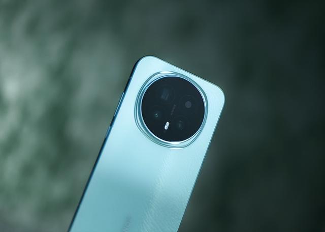 懂行人推荐小米还是荣耀？11月买手机，覆盖千元机到高端机