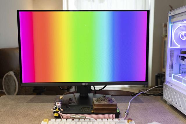 游戏玩家的顶级享受，微星电竞显示器MAG 272UP QD-OLED X24流光