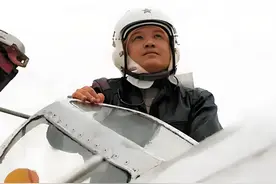黄植诚：驾百万战机投诚大陆，受邓公亲自接见，晚年时过得如何？图片
