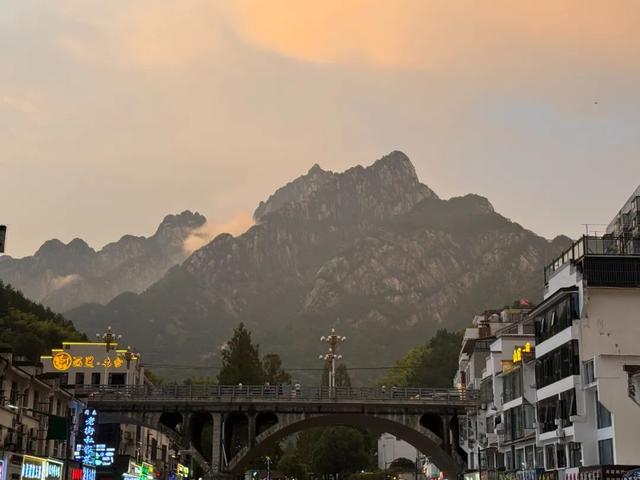 徒步三山五岳：安徽黄山！