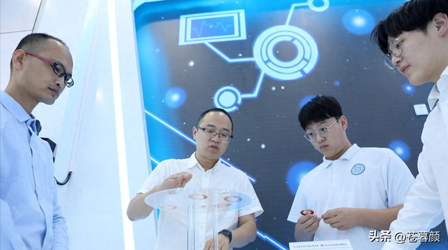 美国发出全球通缉令，逮捕中国芯片科学家陈正坤，现在怎么样了？