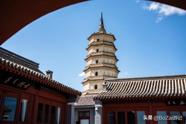 庆州白塔显辽代包容，儒释道萨满身融，7级浮雕刻玄机